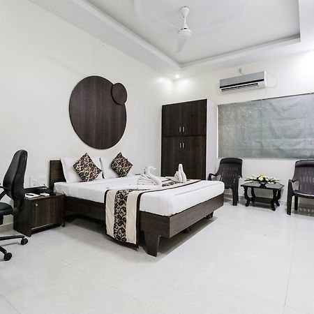 Hotel Whistling Meadows Ahmadabad Zewnętrze zdjęcie